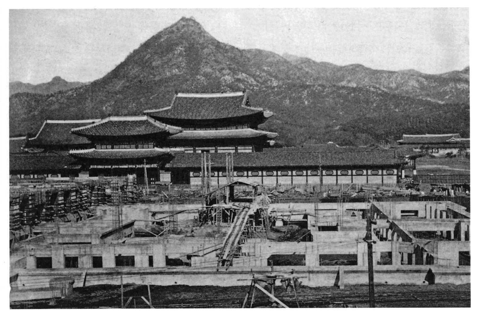 1920년대 건설 중인 조선총독부 청사